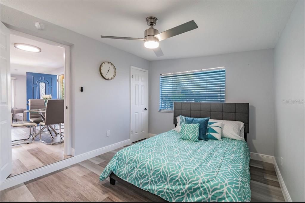 Active With Contract: $2,600 (3 beds, 2 baths, 1368 Square Feet)