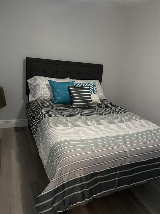 Active With Contract: $2,600 (3 beds, 2 baths, 1368 Square Feet)