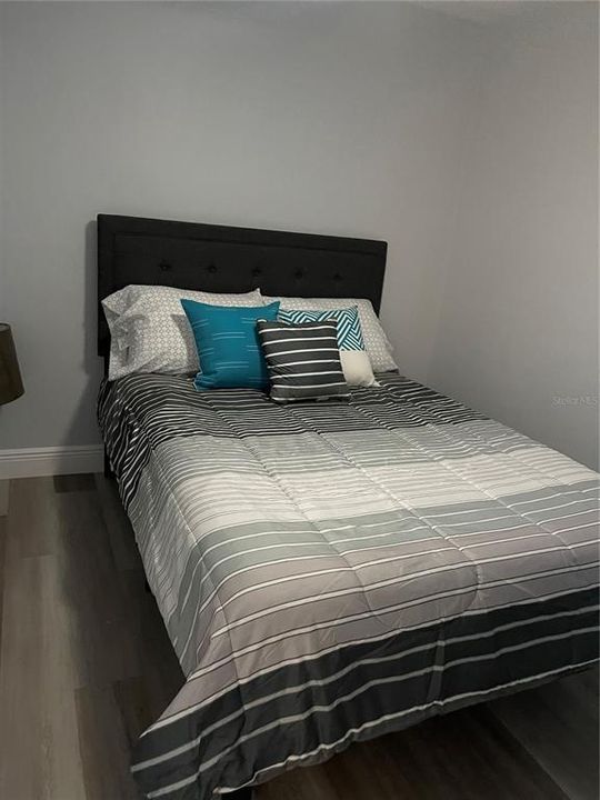 Active With Contract: $2,600 (3 beds, 2 baths, 1368 Square Feet)