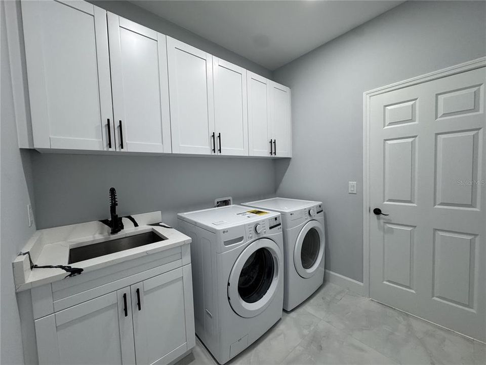 For Sale: $510,000 (3 beds, 3 baths, 1754 Square Feet)