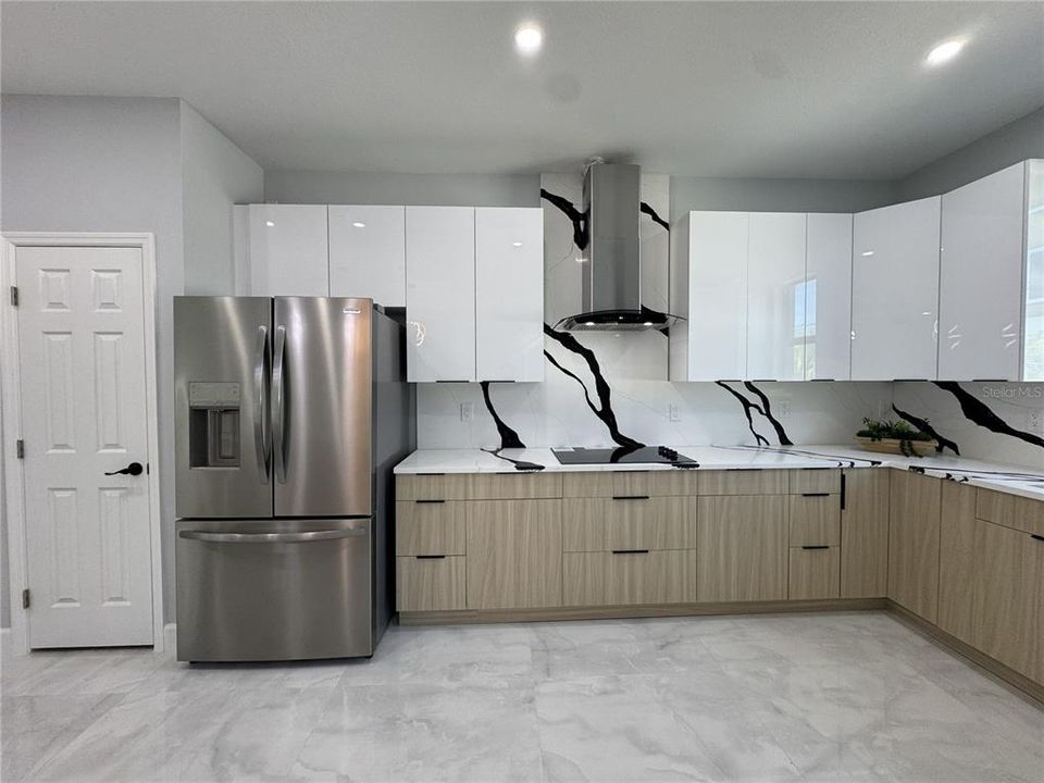 For Sale: $510,000 (3 beds, 3 baths, 1754 Square Feet)