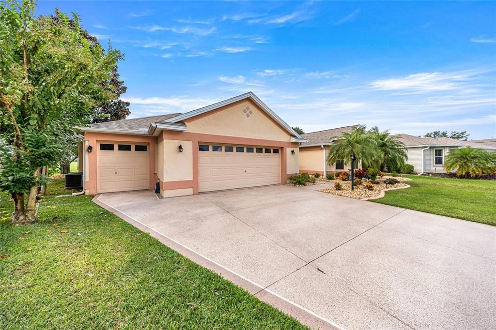 For Sale: $1,050,000 (3 beds, 2 baths, 2227 Square Feet)