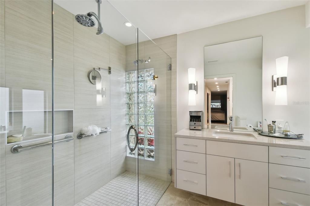 待售: $1,899,999 (4 贝兹, 2 浴室, 2831 平方英尺)