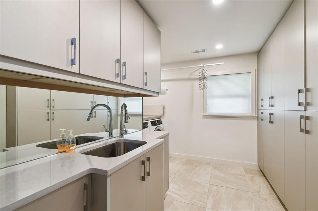 待售: $1,899,999 (4 贝兹, 2 浴室, 2831 平方英尺)