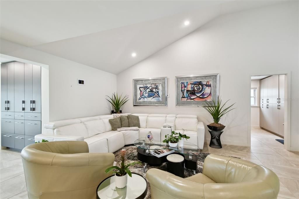 待售: $1,899,999 (4 贝兹, 2 浴室, 2831 平方英尺)