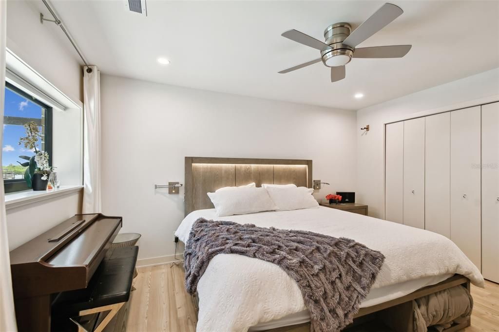 待售: $1,899,999 (4 贝兹, 2 浴室, 2831 平方英尺)