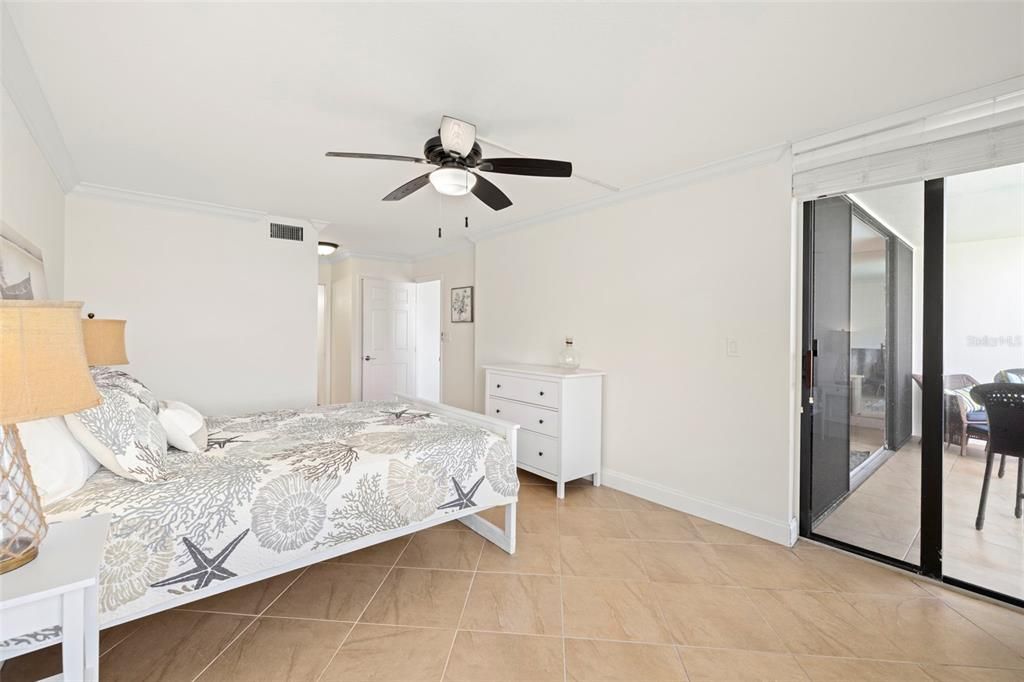 For Sale: $562,500 (2 beds, 2 baths, 1175 Square Feet)