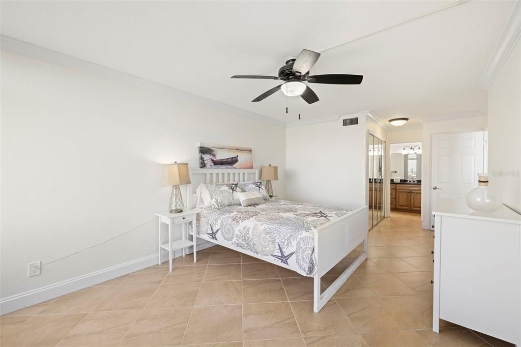For Sale: $562,500 (2 beds, 2 baths, 1175 Square Feet)