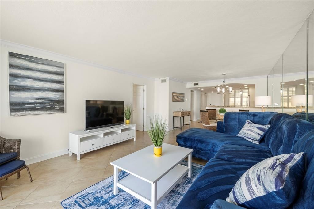 For Sale: $562,500 (2 beds, 2 baths, 1175 Square Feet)