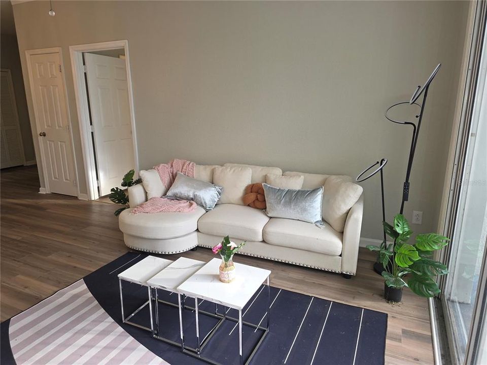 En Venta: $229,000 (3 camas, 2 baños, 1268 Pies cuadrados)