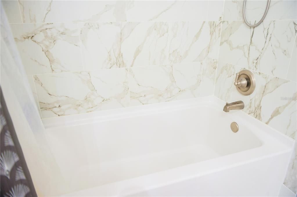 For Sale: $359,000 (3 beds, 2 baths, 1353 Square Feet)