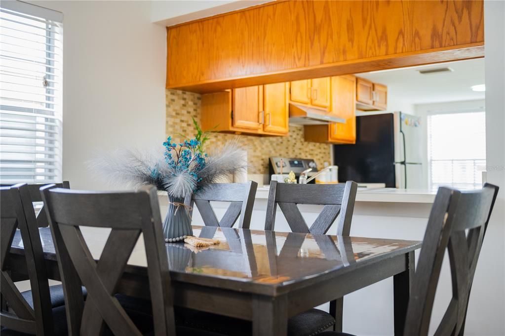 For Sale: $359,000 (3 beds, 2 baths, 1353 Square Feet)