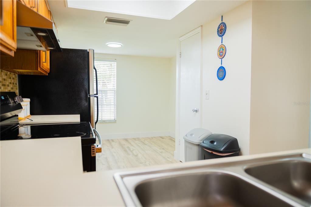 For Sale: $359,000 (3 beds, 2 baths, 1353 Square Feet)