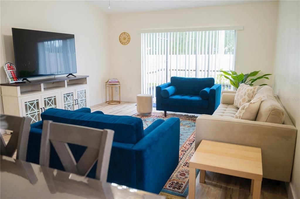 For Sale: $359,000 (3 beds, 2 baths, 1353 Square Feet)