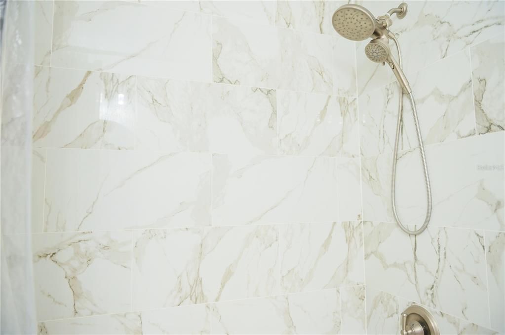 For Sale: $359,000 (3 beds, 2 baths, 1353 Square Feet)