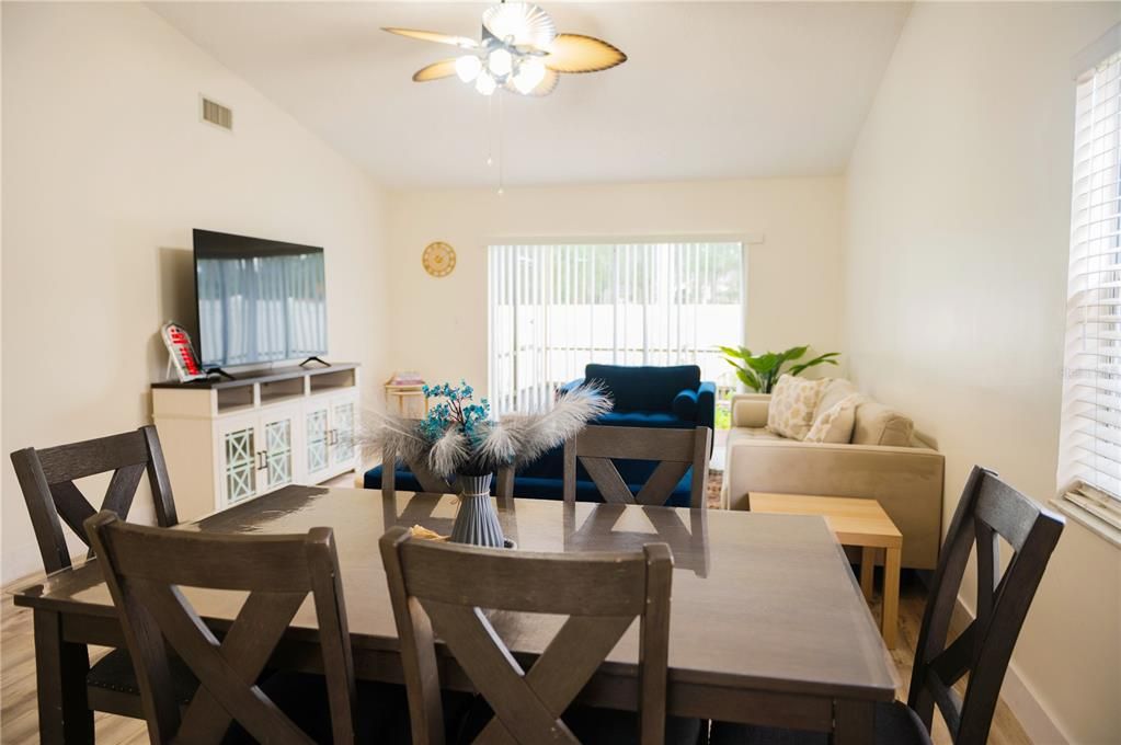 For Sale: $359,000 (3 beds, 2 baths, 1353 Square Feet)