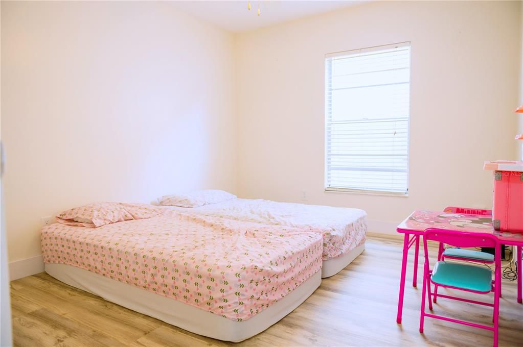 For Sale: $359,000 (3 beds, 2 baths, 1353 Square Feet)