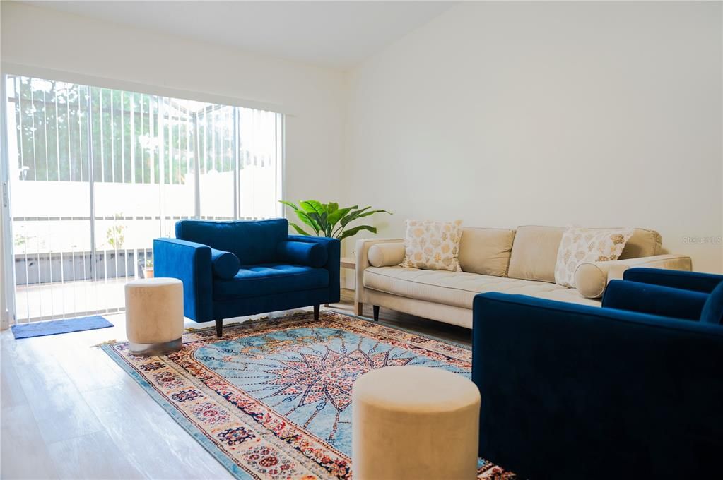 For Sale: $359,000 (3 beds, 2 baths, 1353 Square Feet)