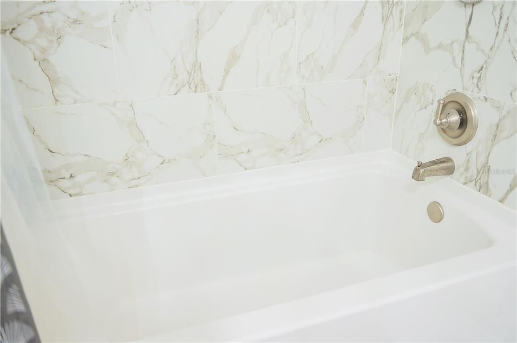 For Sale: $359,000 (3 beds, 2 baths, 1353 Square Feet)