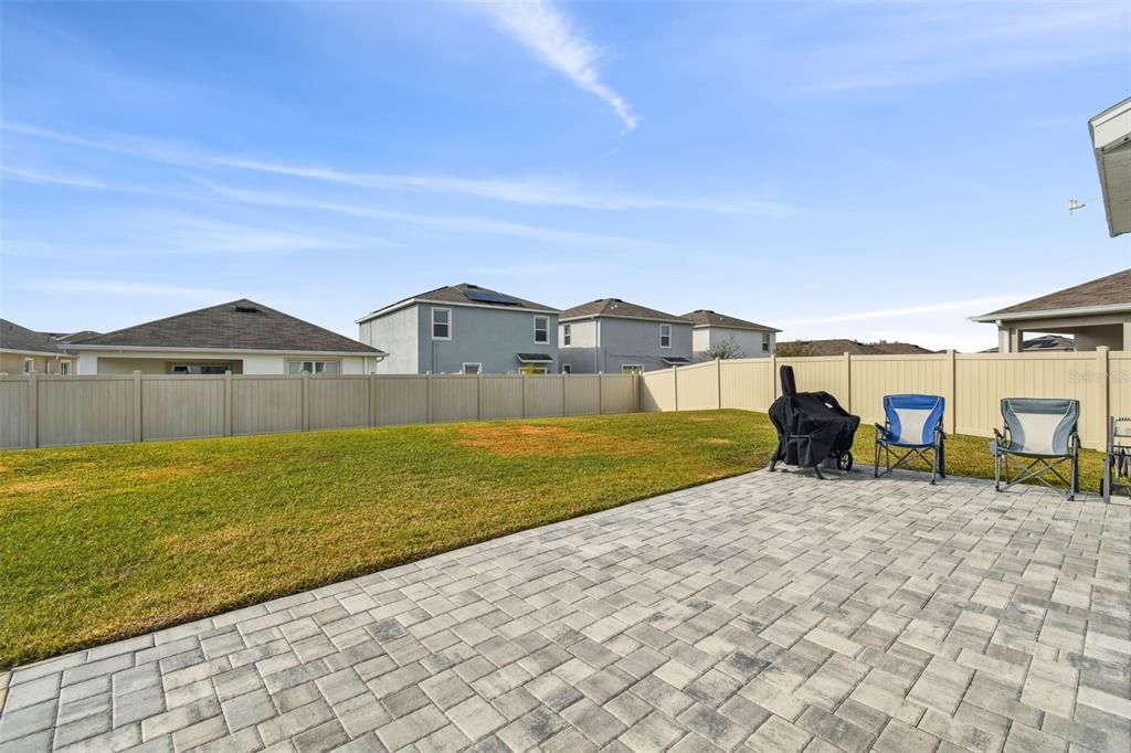 合同活跃: $425,000 (5 贝兹, 3 浴室, 2605 平方英尺)