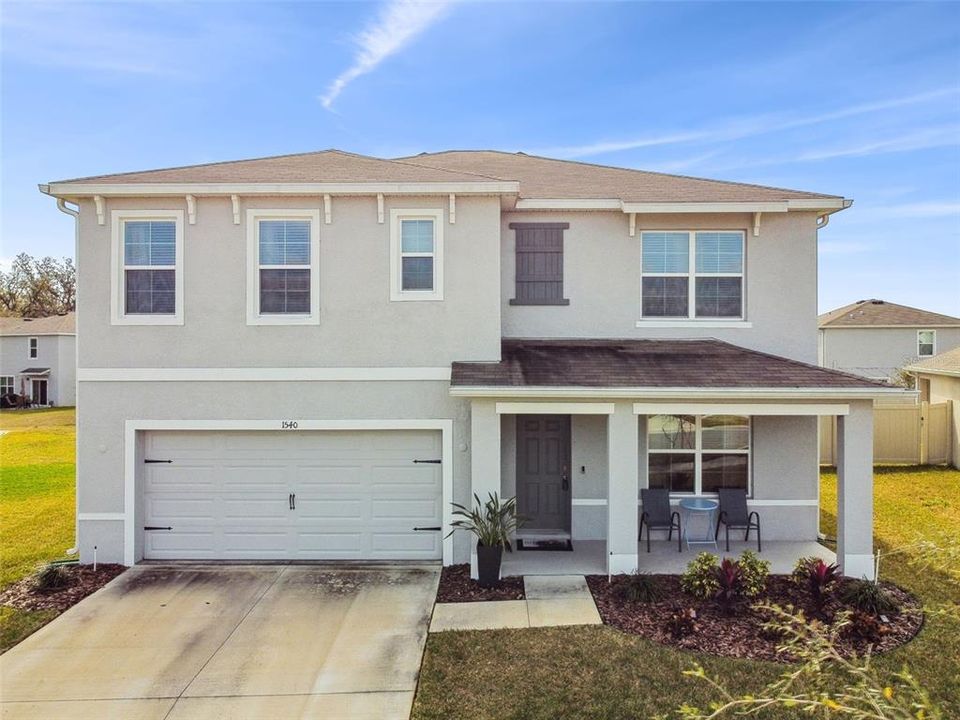 合同活跃: $425,000 (5 贝兹, 3 浴室, 2605 平方英尺)