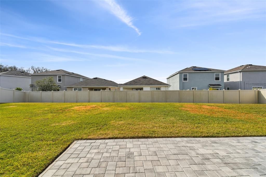 合同活跃: $425,000 (5 贝兹, 3 浴室, 2605 平方英尺)