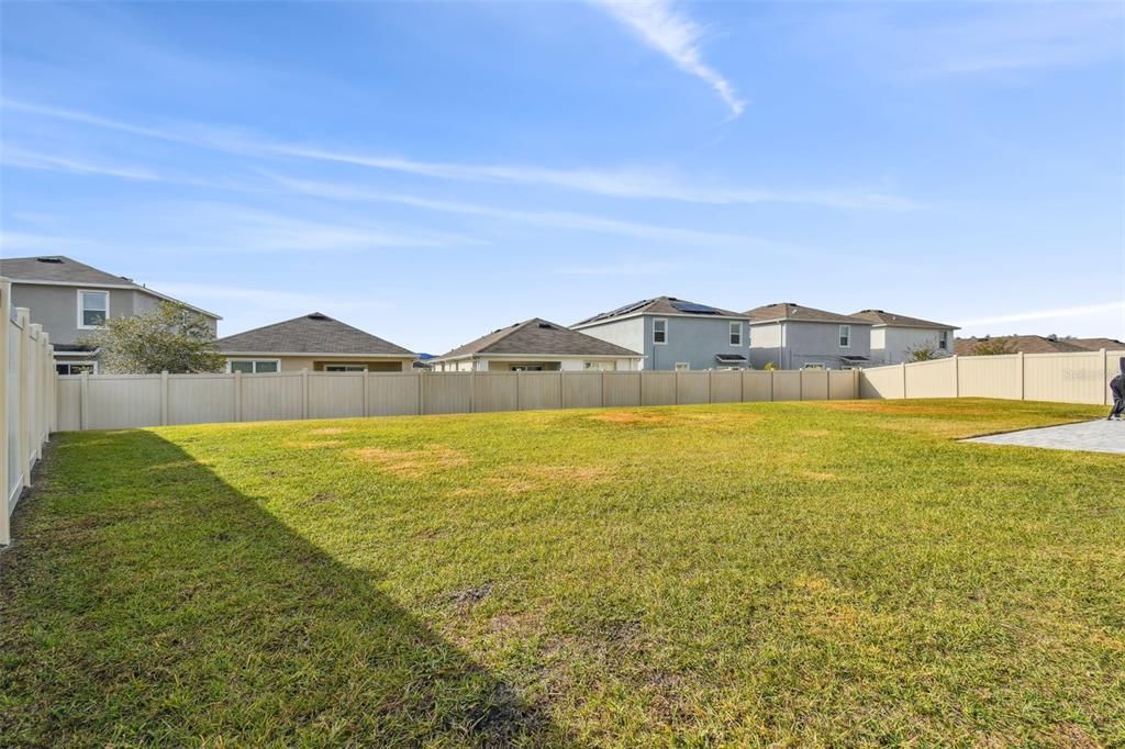 合同活跃: $425,000 (5 贝兹, 3 浴室, 2605 平方英尺)