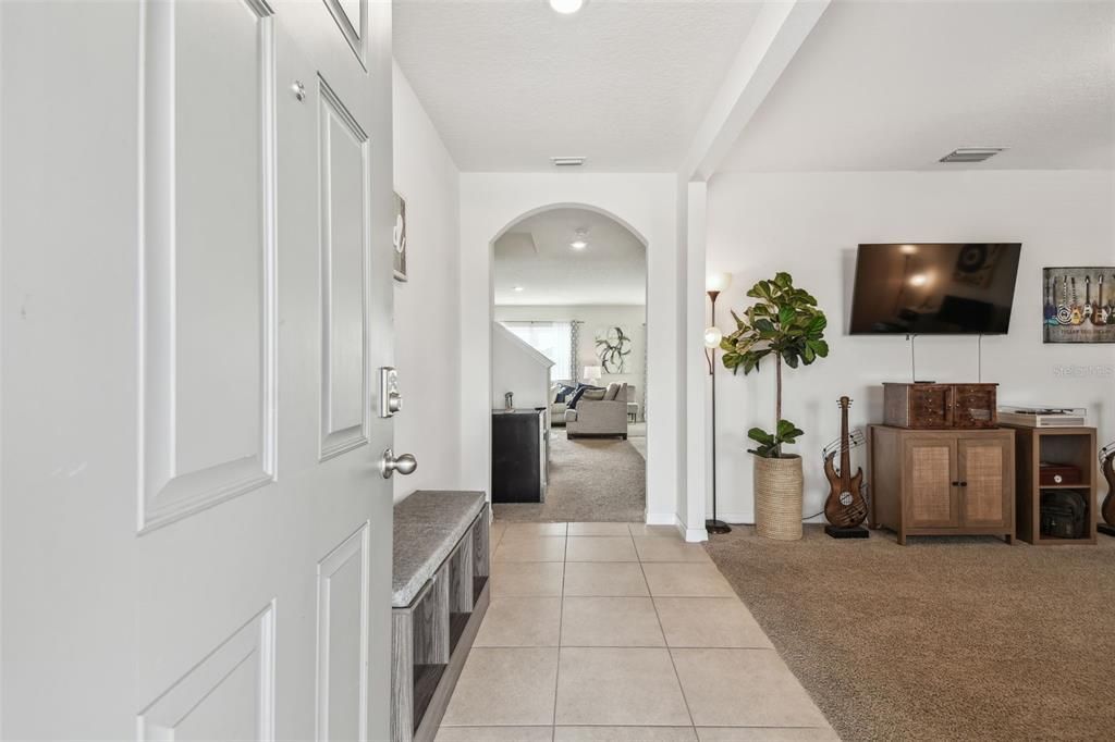 合同活跃: $425,000 (5 贝兹, 3 浴室, 2605 平方英尺)