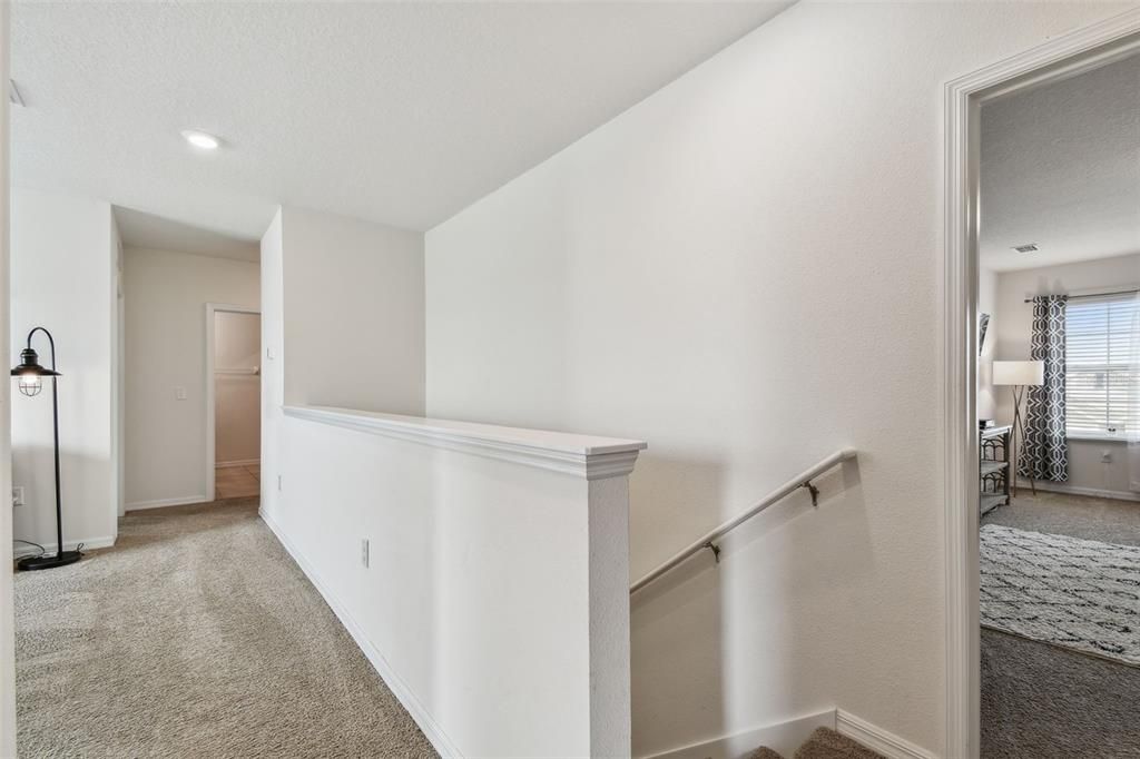 合同活跃: $425,000 (5 贝兹, 3 浴室, 2605 平方英尺)