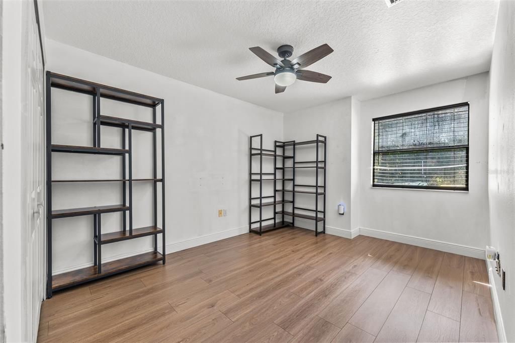 待售: $575,000 (3 贝兹, 2 浴室, 2106 平方英尺)