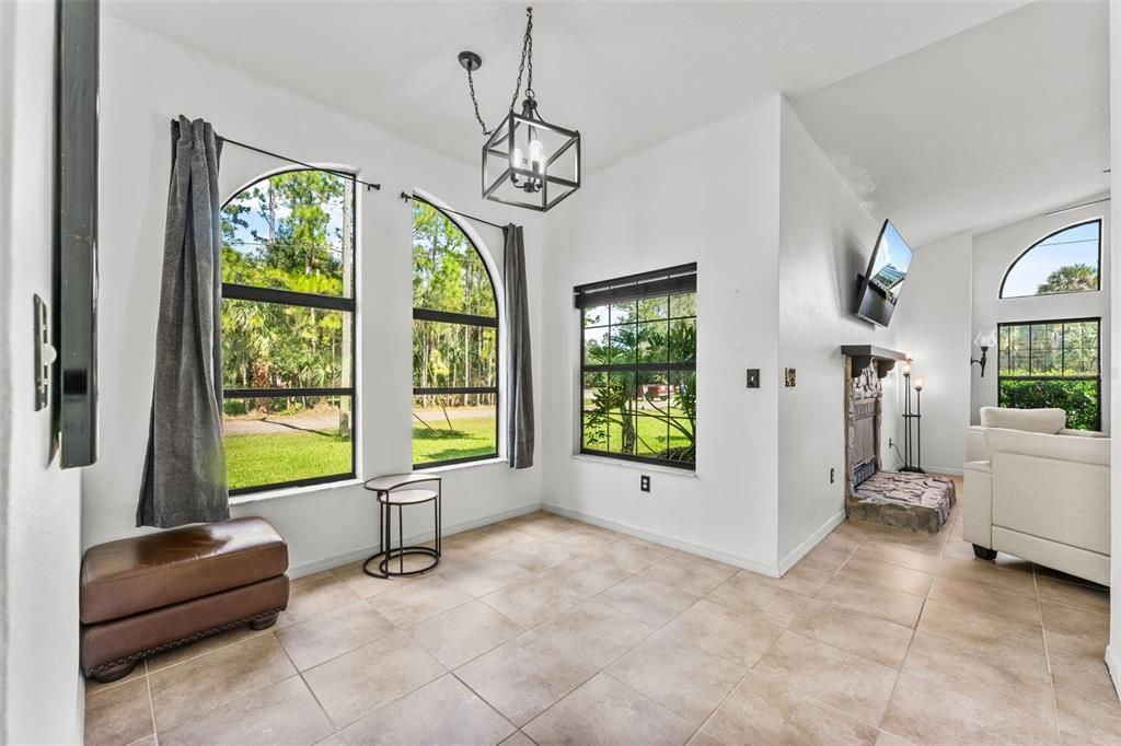 待售: $575,000 (3 贝兹, 2 浴室, 2106 平方英尺)