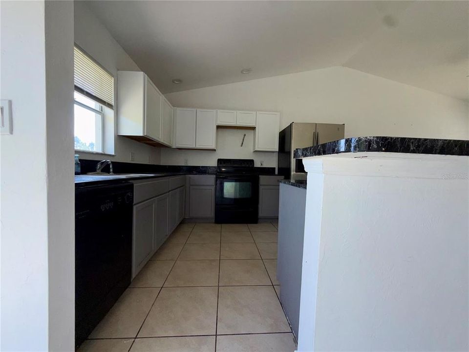 待售: $419,000 (6 贝兹, 0 浴室, 2306 平方英尺)