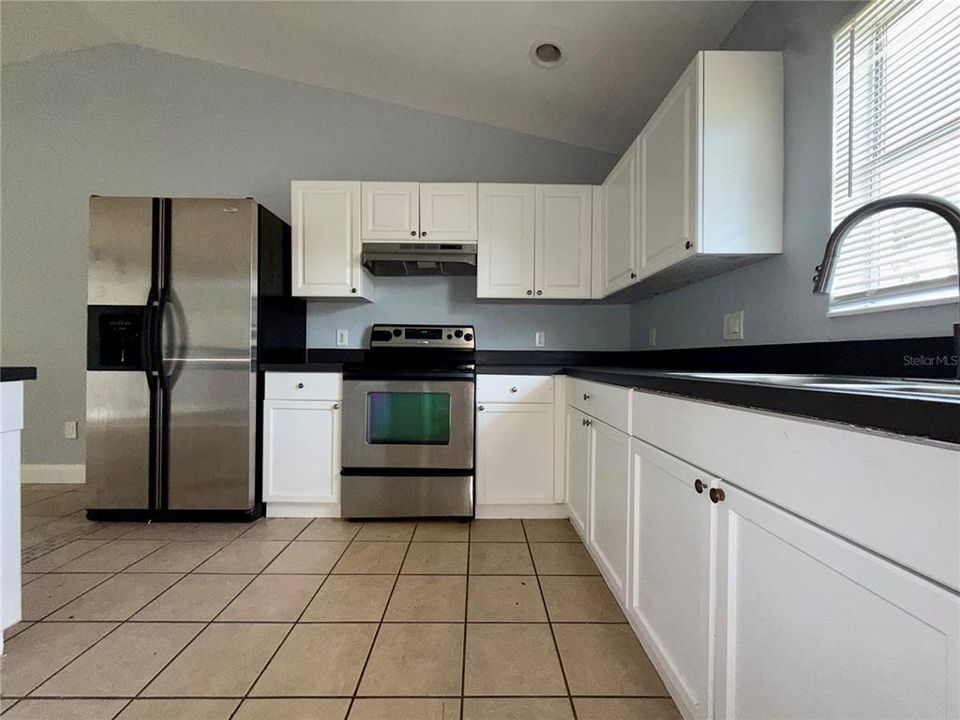 待售: $419,000 (6 贝兹, 0 浴室, 2306 平方英尺)