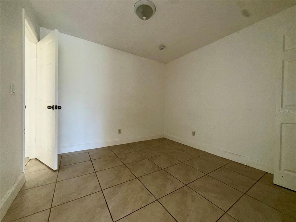 待售: $419,000 (6 贝兹, 0 浴室, 2306 平方英尺)