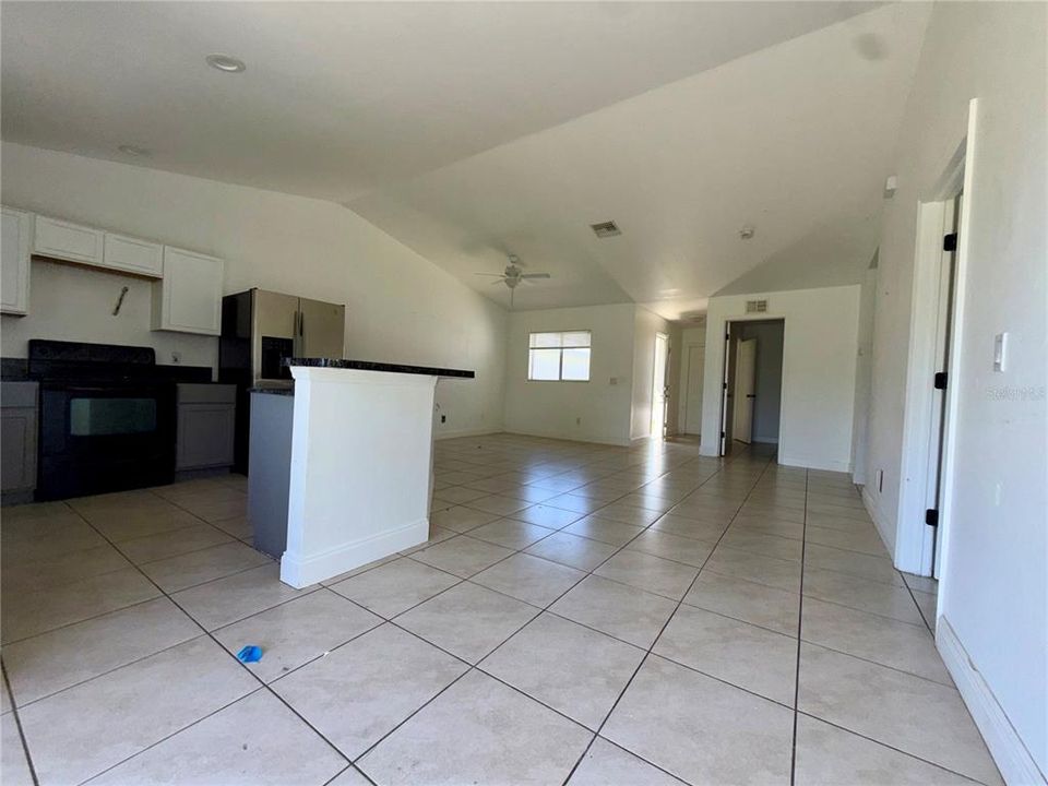 待售: $419,000 (6 贝兹, 0 浴室, 2306 平方英尺)