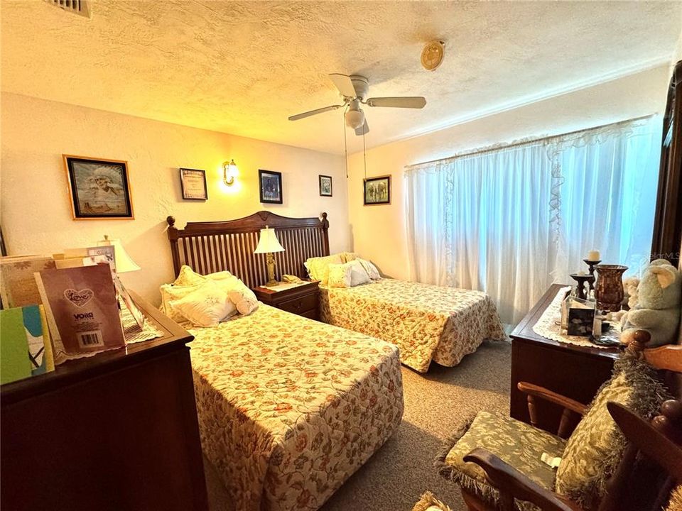 待售: $464,000 (4 贝兹, 3 浴室, 1677 平方英尺)