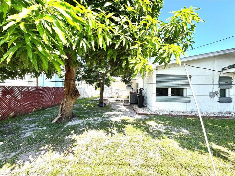 待售: $464,000 (4 贝兹, 3 浴室, 1677 平方英尺)