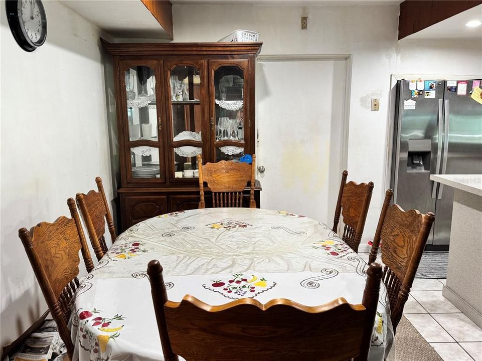 待售: $464,000 (4 贝兹, 3 浴室, 1677 平方英尺)