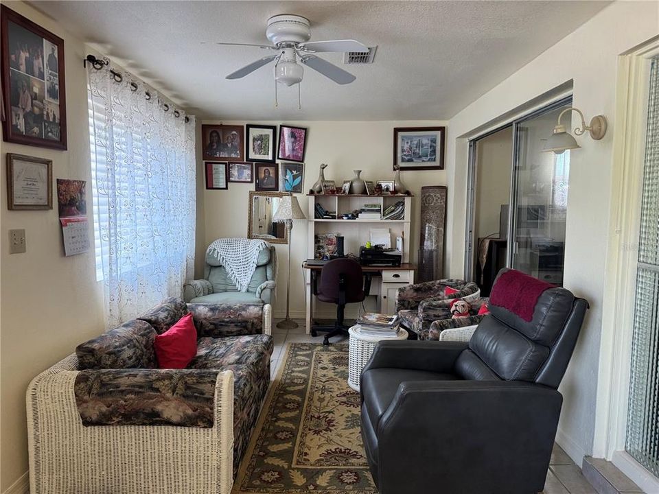 待售: $464,000 (4 贝兹, 3 浴室, 1677 平方英尺)