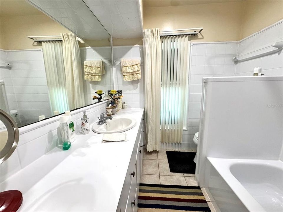 待售: $464,000 (4 贝兹, 3 浴室, 1677 平方英尺)