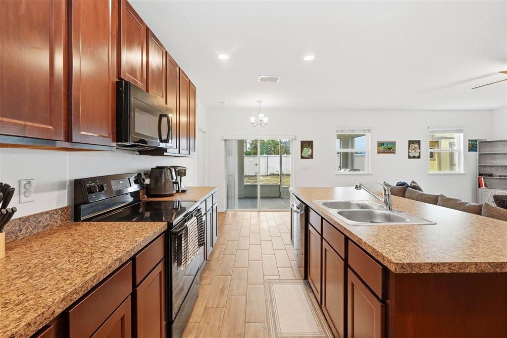 待售: $320,000 (3 贝兹, 2 浴室, 1600 平方英尺)