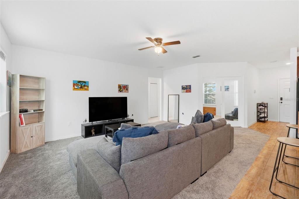 待售: $320,000 (3 贝兹, 2 浴室, 1600 平方英尺)