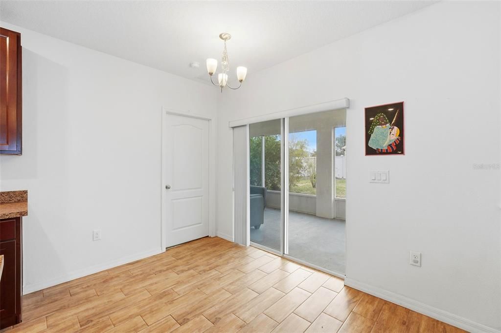 待售: $320,000 (3 贝兹, 2 浴室, 1600 平方英尺)