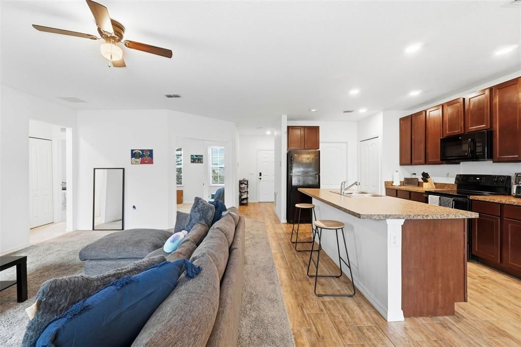 待售: $320,000 (3 贝兹, 2 浴室, 1600 平方英尺)