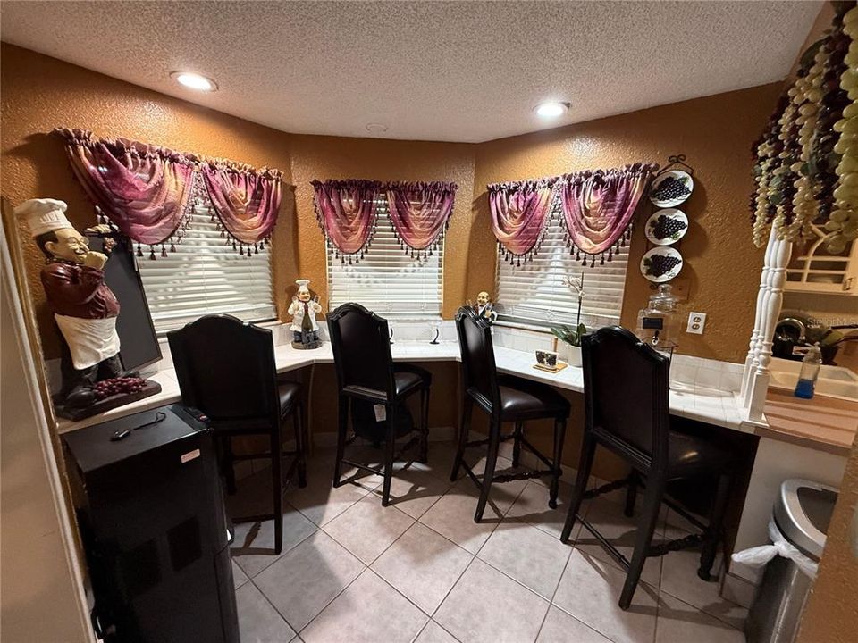 待售: $294,980 (3 贝兹, 2 浴室, 1967 平方英尺)