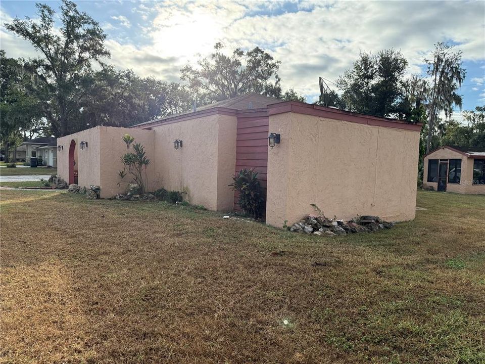 待售: $294,980 (3 贝兹, 2 浴室, 1967 平方英尺)