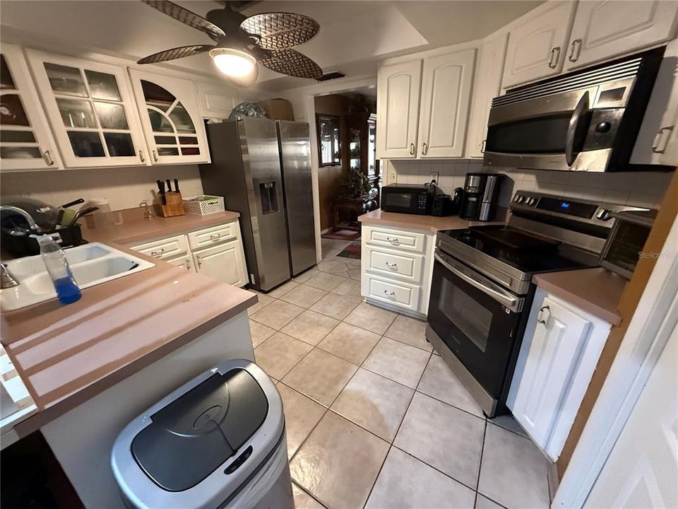 待售: $294,980 (3 贝兹, 2 浴室, 1967 平方英尺)