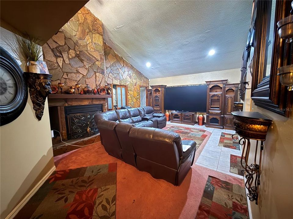 待售: $294,980 (3 贝兹, 2 浴室, 1967 平方英尺)