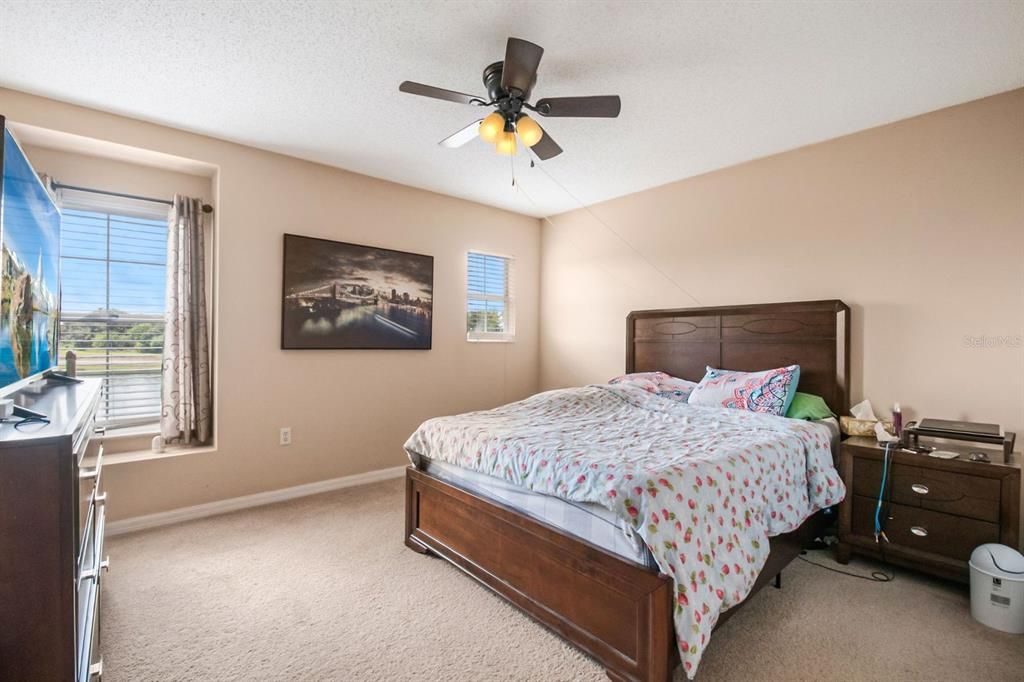 待售: $425,000 (4 贝兹, 2 浴室, 3434 平方英尺)