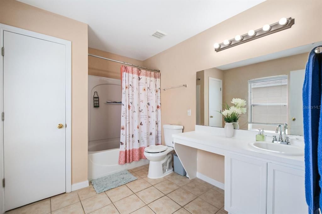 待售: $425,000 (4 贝兹, 2 浴室, 3434 平方英尺)